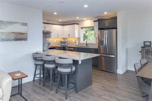 883 Lampson St, Esquimalt, BC 