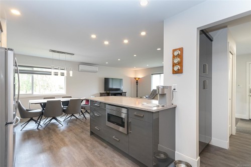 883 Lampson St, Esquimalt, BC 