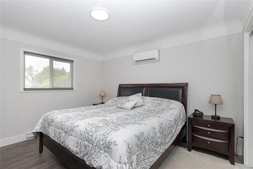 883 Lampson St, Esquimalt, BC 
