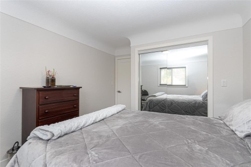 883 Lampson St, Esquimalt, BC 