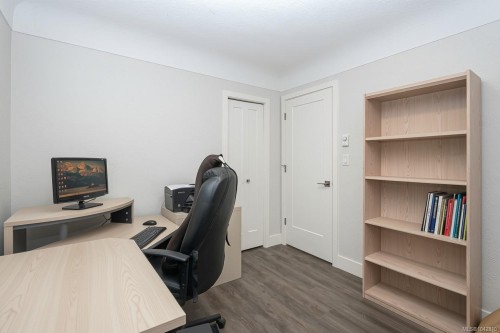 883 Lampson St, Esquimalt, BC 