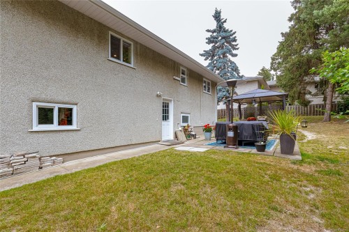 883 Lampson St, Esquimalt, BC 