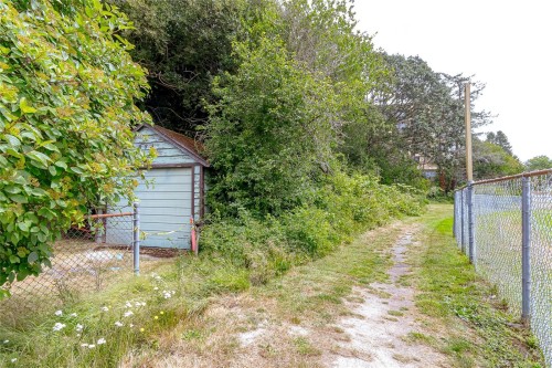 883 Lampson St, Esquimalt, BC 