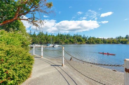 883 Lampson St, Esquimalt, BC 