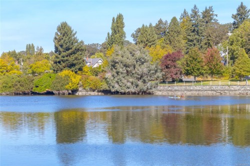 883 Lampson St, Esquimalt, BC 