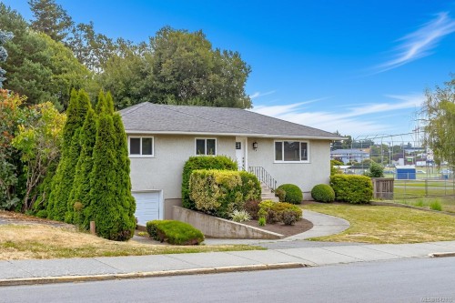 883 Lampson St, Esquimalt, BC 