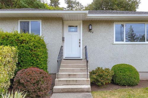 883 Lampson St, Esquimalt, BC 