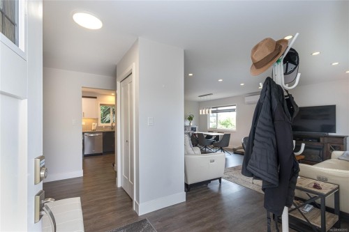 883 Lampson St, Esquimalt, BC 