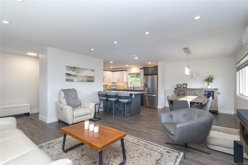 883 Lampson St, Esquimalt, BC 