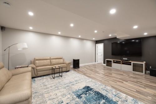 Salle familiale - 38 142E Avenue, Notre-Dame-De-L'Île-Perrot, QC 