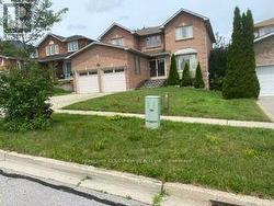 38 KEFFER CIRCLE  Newmarket, ON L3X 1R7