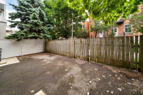 Courtyard - 2-5491 Av. Jeanne-D'Arc, Montréal (Rosemont/La Petite-Patrie), QC 
