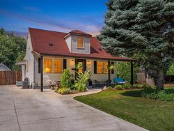 4315 ROSELAND Drive WEST Windsor, ON N9G 2A1