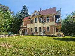32 Langstroth TERR  Hampton, NB E5N 4B7