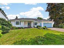 32 Driftwood Moncton, NB E1G 2G1