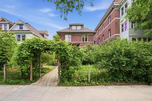 199 Furby St, Winnipeg, MB 