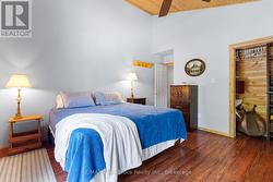 Primary bedroom - 