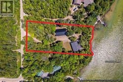 Sited on a year-round municipal road - 