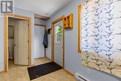 Large mudroom- perfect for families! - 