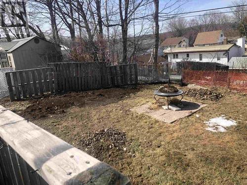 40 Robertson Rd, Elliot Lake, ON 