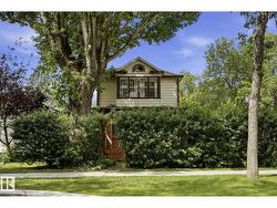 11254 95A ST NW  Edmonton, AB T5G 1N8