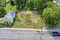 2322 ROGER STEVENS DRIVE  Ottawa, ON K0A 2T0