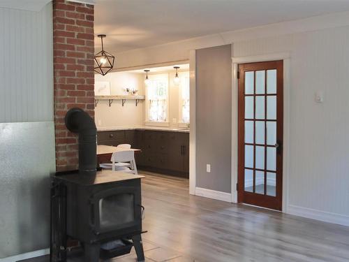 16 Wrights Road, Shelburne, NS 
