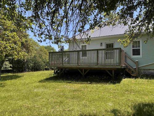 16 Wrights Road, Shelburne, NS 