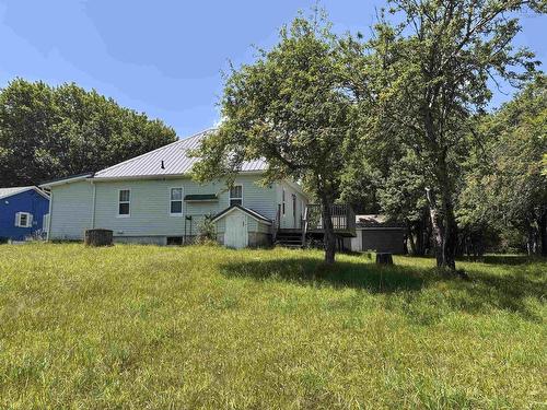 16 Wrights Road, Shelburne, NS 