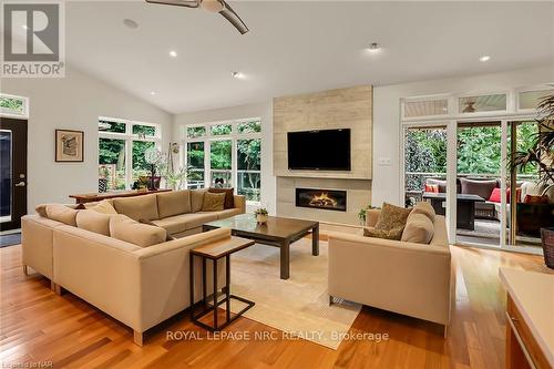 16 Spring Garden Boulevard, St. Catharines (Lakeshore), ON 