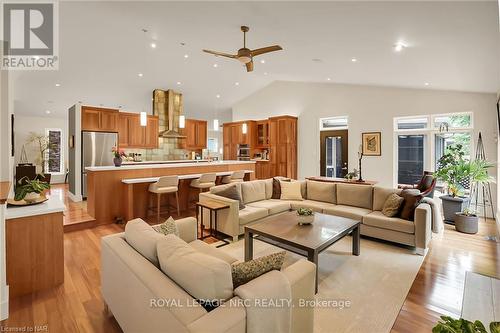 16 Spring Garden Boulevard, St. Catharines (Lakeshore), ON 