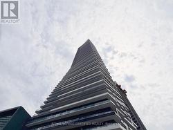 6407 - 448 BURNHAMTHORPE RD W  Mississauga, ON L5B 0R4