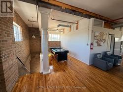 2 - 1099 EDGELEIGH AVENUE  Mississauga, ON L5E 2G2
