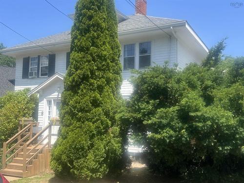 8 Orchard Road, Kentville, NS 