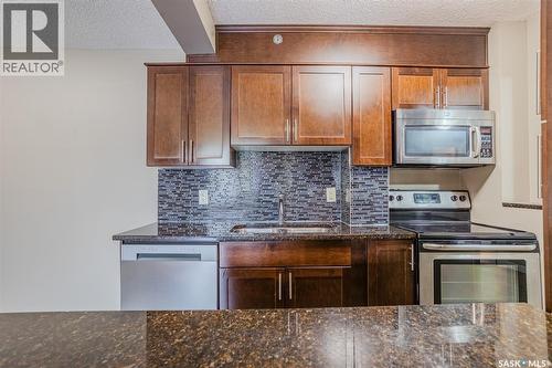 408 320 5Th Avenue N, Saskatoon, SK - Indoor Photo Showing Kitchen With Upgraded Kitchen