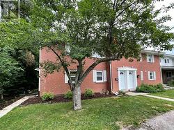 290 WESTCOURT PLACE  Waterloo, ON N2L 2R7