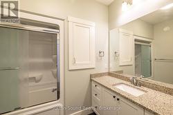 Main Floor 4 Pc Bath - 