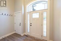 Large Foyer - 