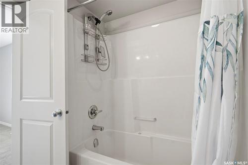 527 Pringle Crescent, Saskatoon, SK 