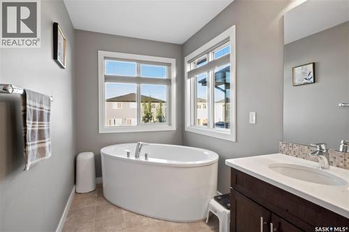 5433 Green Alder Way E, Regina, SK 