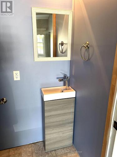 2 Lynn Street, Tiny (Perkinsfield), ON 