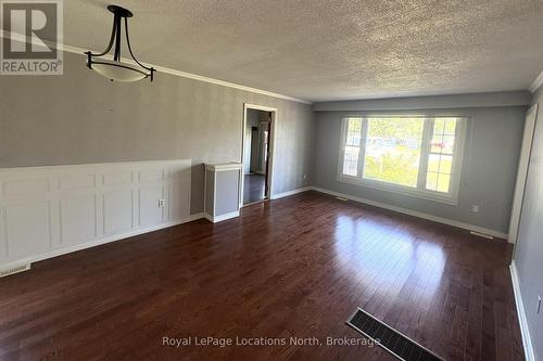 2 Lynn Street, Tiny (Perkinsfield), ON 