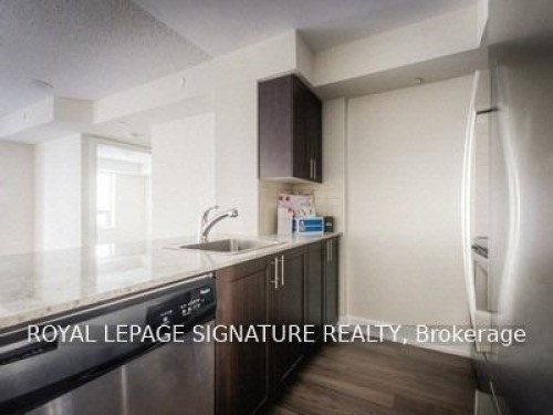 821-2 Eva Road, Toronto, ON - Indoor Photo Showing Kitchen