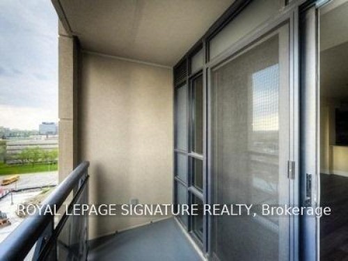 821-2 Eva Road, Toronto, ON - Outdoor