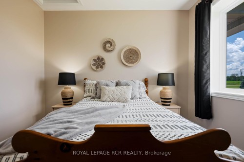 334409 7Th Line, Amaranth, ON - Indoor Photo Showing Bedroom