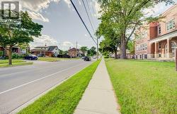Image quality insufficient for description - 