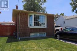 UNIT 1 - 349 ADELAIDE AVENUE W  Oshawa (Mclaughlin), ON L1J 2R7