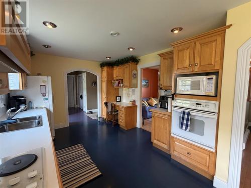 9 Brook Road, Bay Roberts, NL - Indoor Photo Showing Kitchen With Double Sink