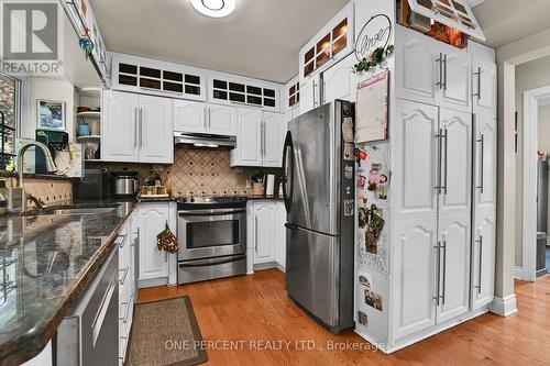 484 Mutual Street, Ottawa, ON - Indoor Photo Showing Kitchen With Double Sink With Upgraded Kitchen