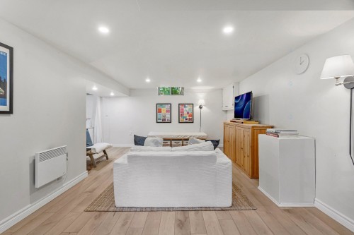Salle de jeux - 57 Av. Montrose, Pointe-Claire, QC 
